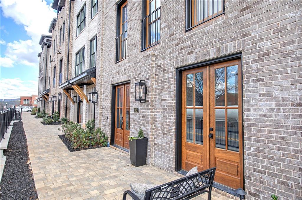178 W Main Street 105