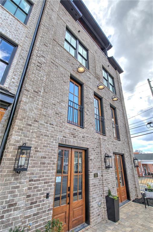 178 W Main Street 105