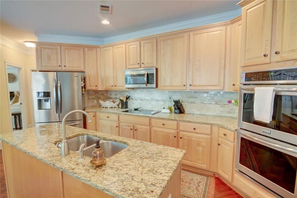 3660 Highcroft Circle NW