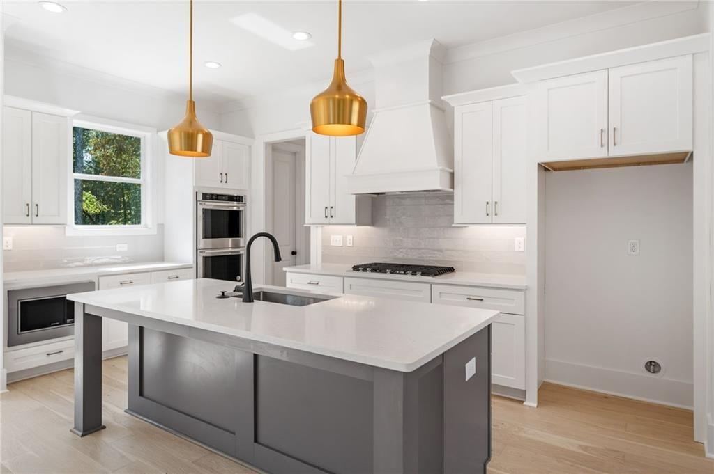 JOHNSON FERRY ESTATES (SEE BENTHILL) - Residential Lease