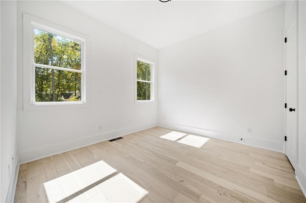 JOHNSON FERRY ESTATES (SEE BENTHILL) - Residential Lease