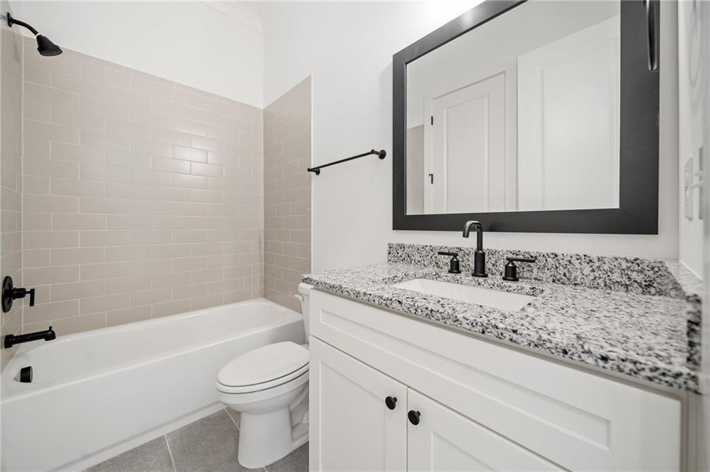 JOHNSON FERRY ESTATES (SEE BENTHILL) - Residential Lease