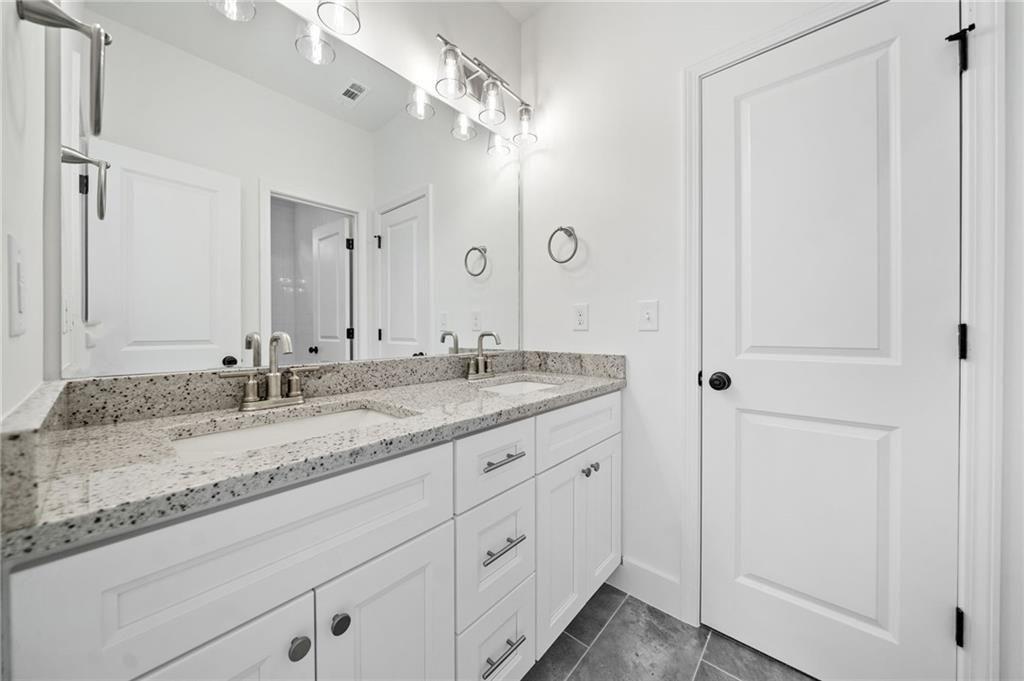 JOHNSON FERRY ESTATES (SEE BENTHILL) - Residential Lease