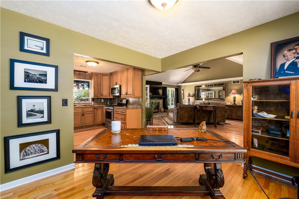 2272 Kimberley Way, Snellville, Georgia image 11