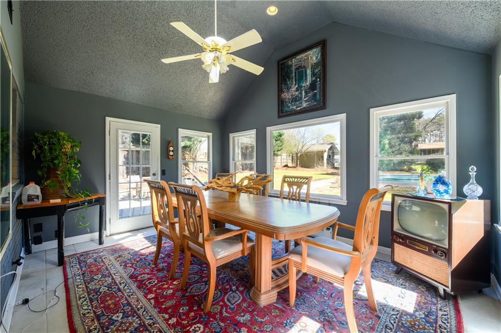 2272 Kimberley Way, Snellville, Georgia image 12