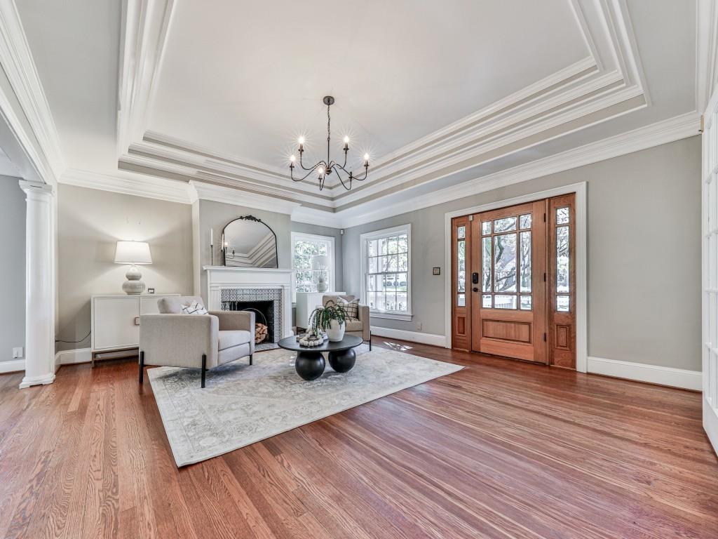 646 Darlington Circle NE