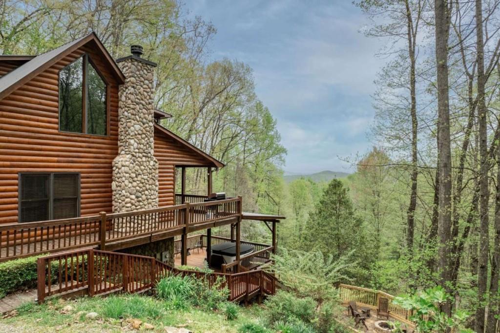 384 Mountain Highlands Court