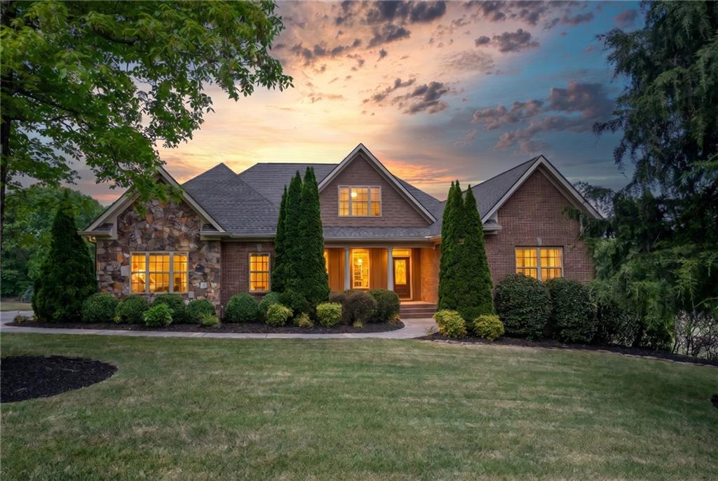 148 Fox Den Drive NE