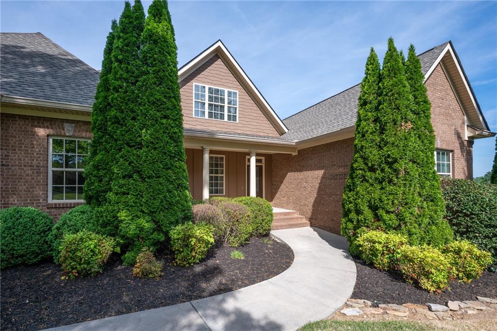 148 Fox Den Drive NE