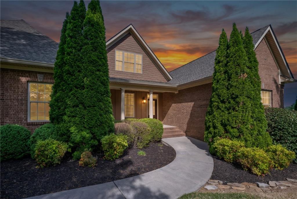 148 Fox Den Drive NE