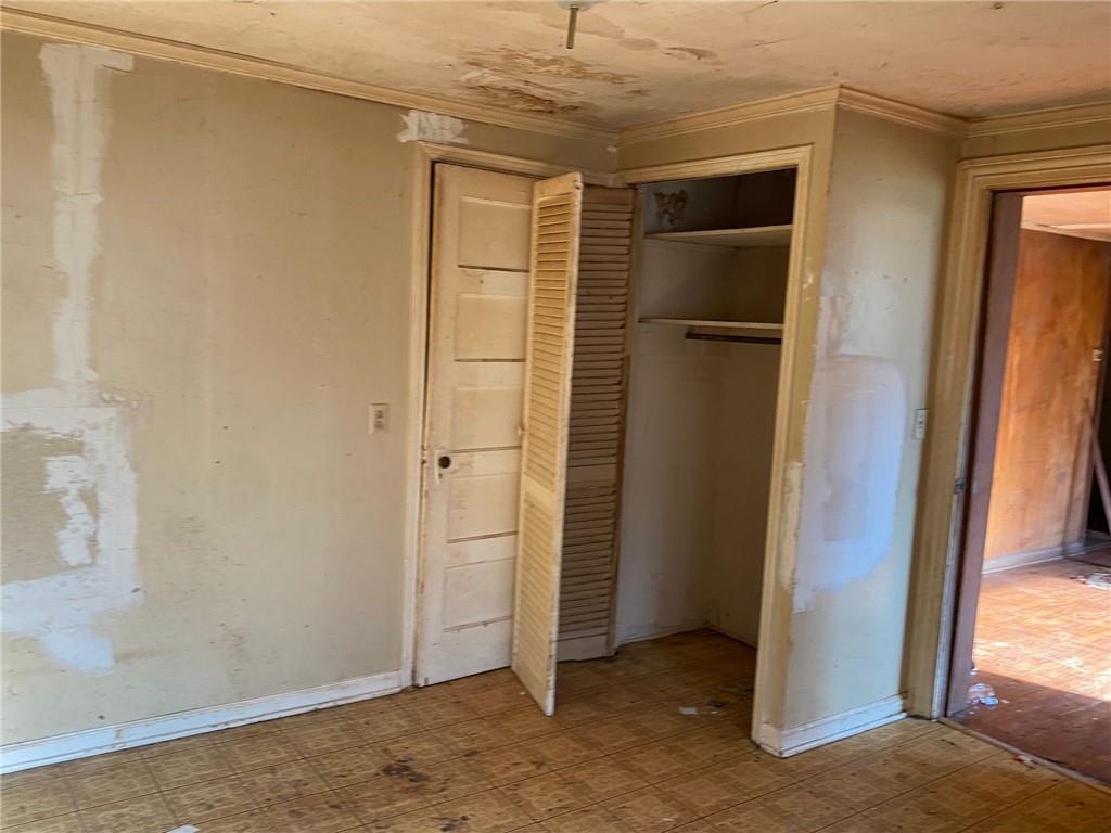 13 E Center Road SE