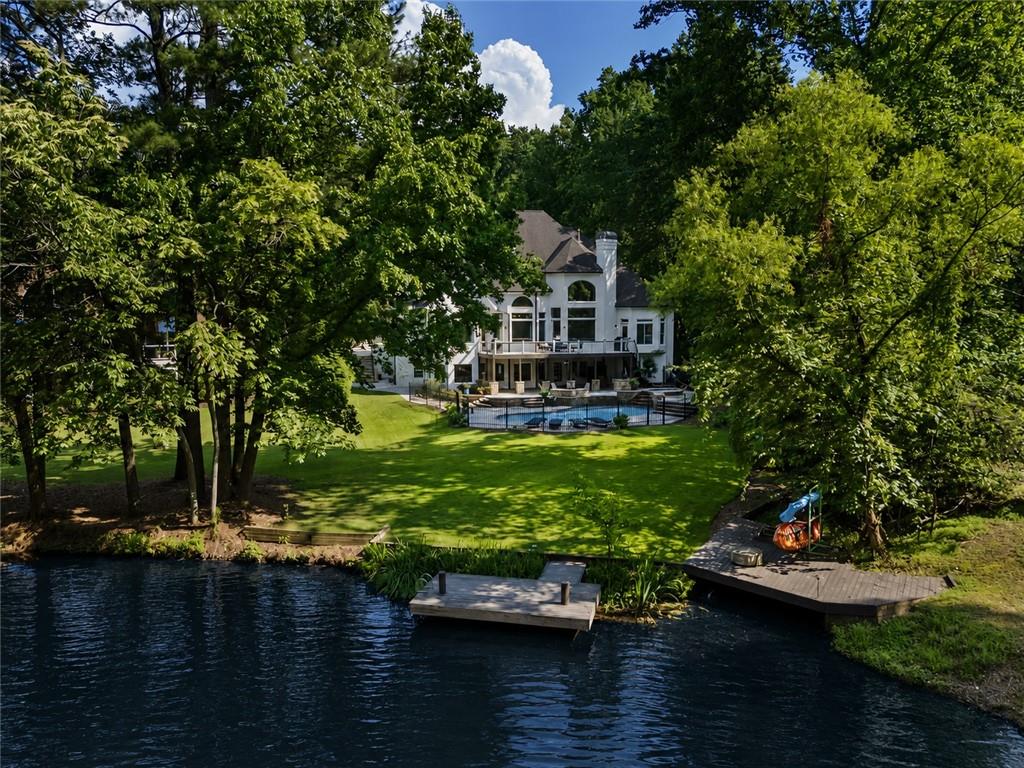 680 Americas Cup Cove