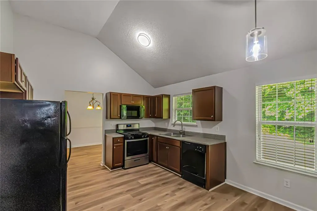 Lithonia, Georgia 30058, United States, 3 Bedrooms Bedrooms, ,3 BathroomsBathrooms,Residential,Active,146955