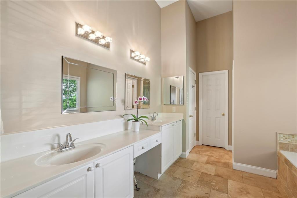378 Rhodes House Drive, Suwanee, Georgia image 16