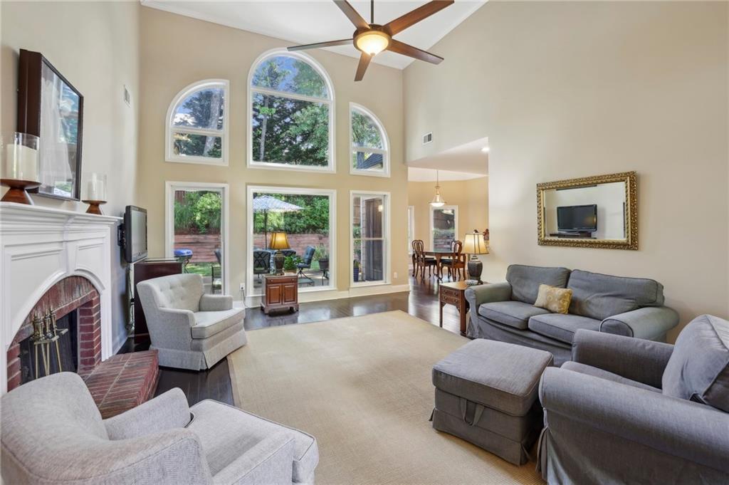 378 Rhodes House Drive, Suwanee, Georgia image 9