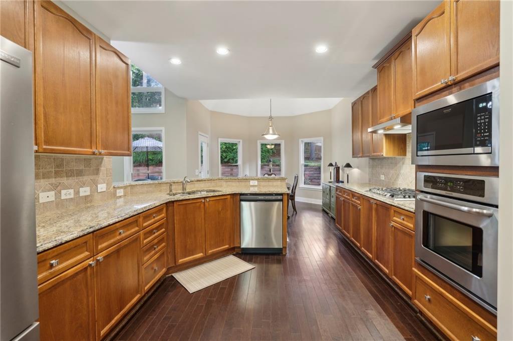 378 Rhodes House Drive, Suwanee, Georgia image 12