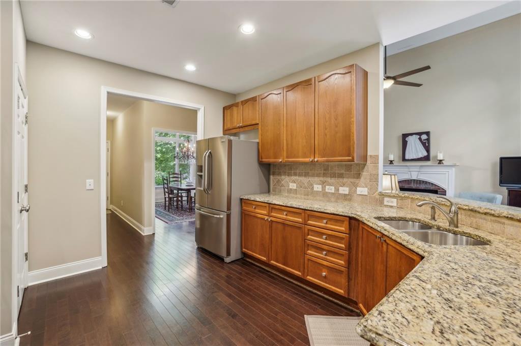 378 Rhodes House Drive, Suwanee, Georgia image 11