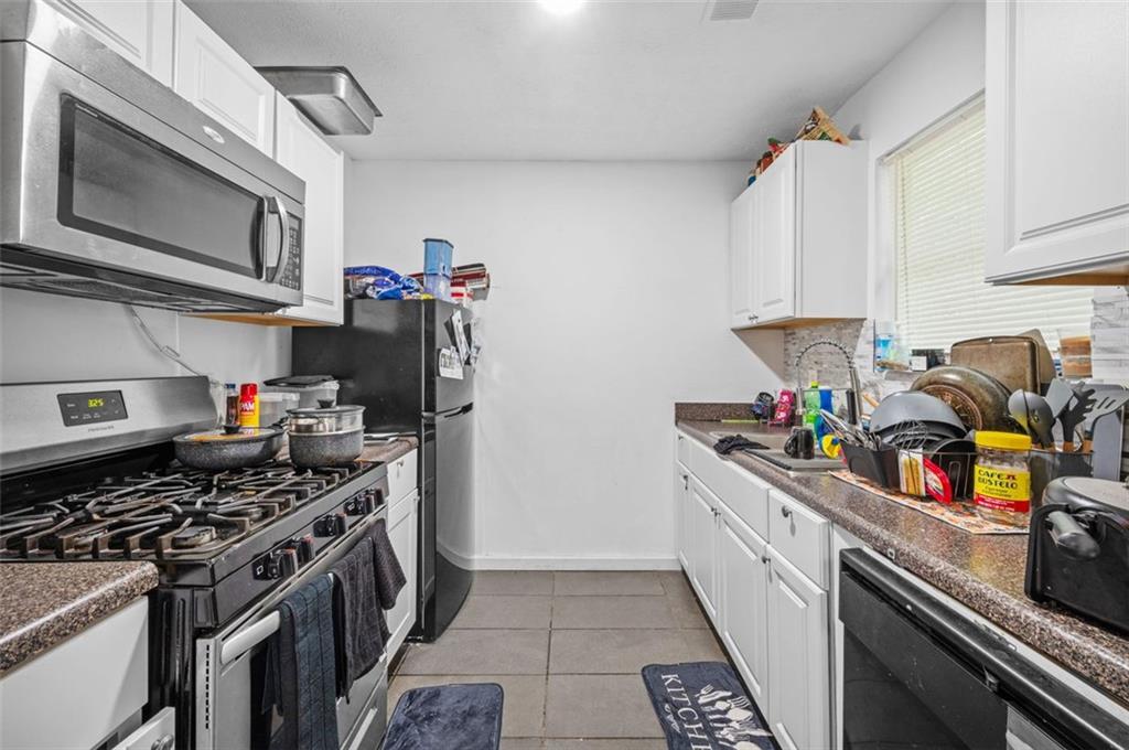 1006 Pine Tree Trail
