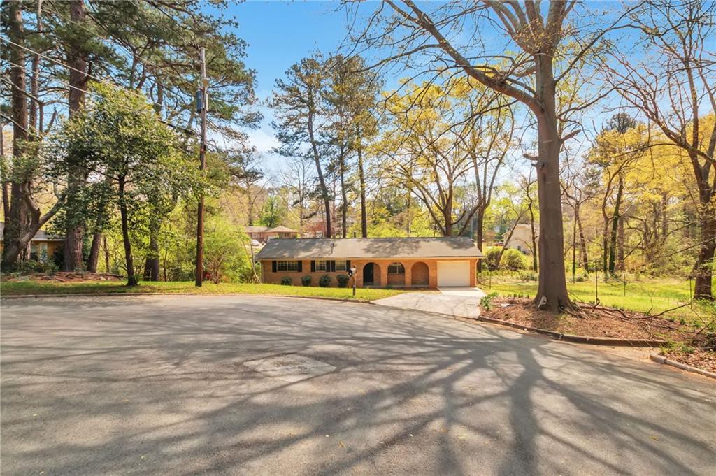 2912 Knollview Drive
