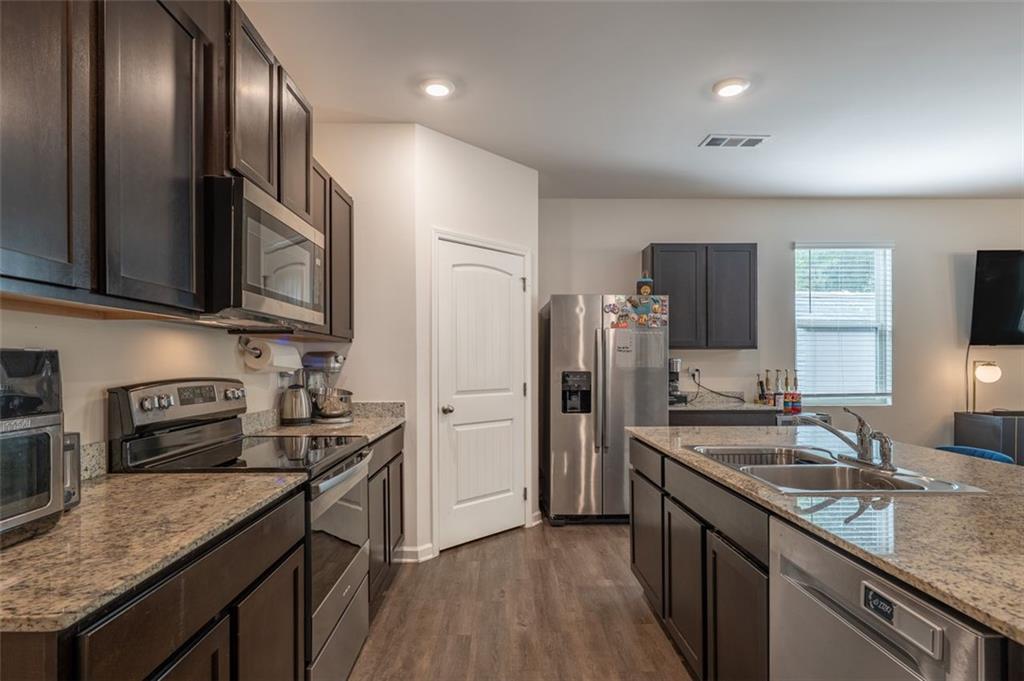 3785 MAKEOVER Court