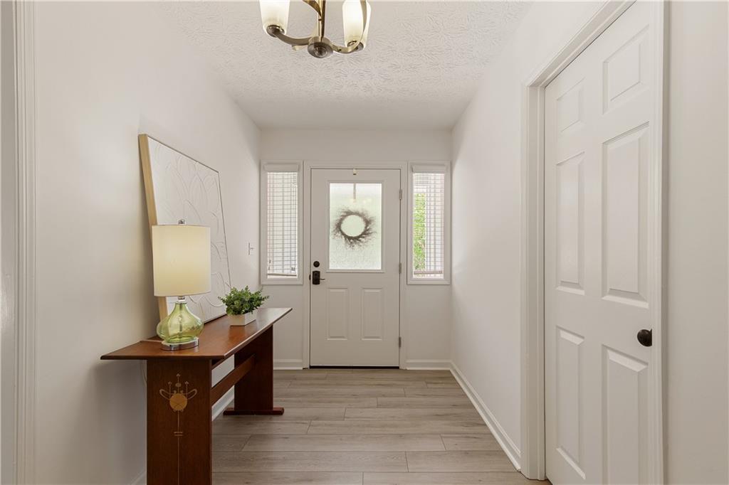 340 Monivea Lane, Roswell, Georgia image 4