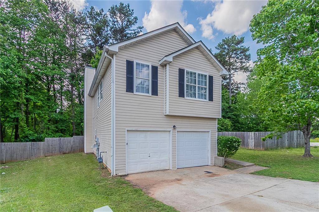 2319 Rambling Way, Lithonia, Georgia image 2