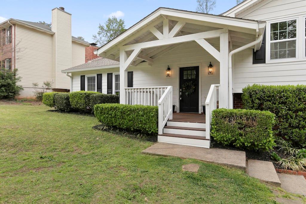 1068 Gwens Trail, Lilburn, Georgia image 3
