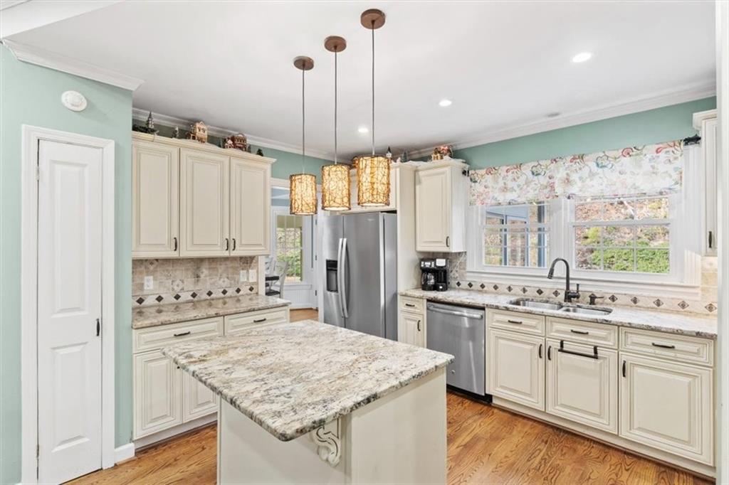 20 Pine Valley Road SW