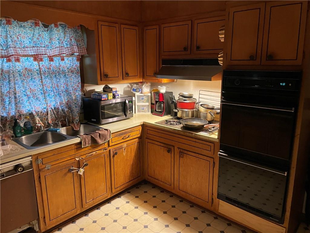 185 W Lake Drive, Atlanta, Georgia image 7
