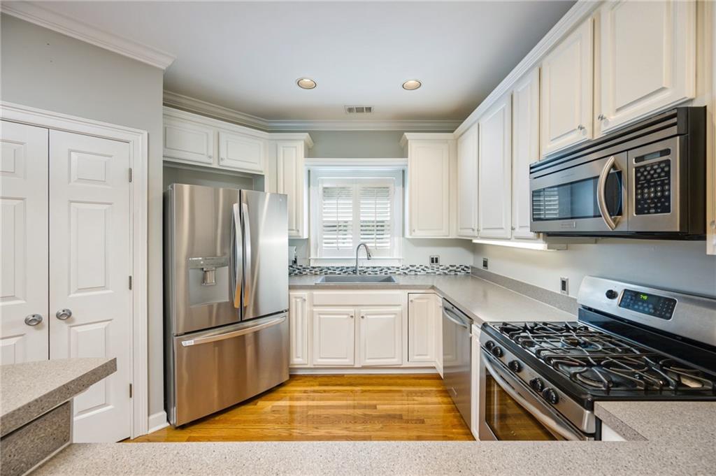 8650 Hope Mews Court, Sandy Springs, Georgia image 7