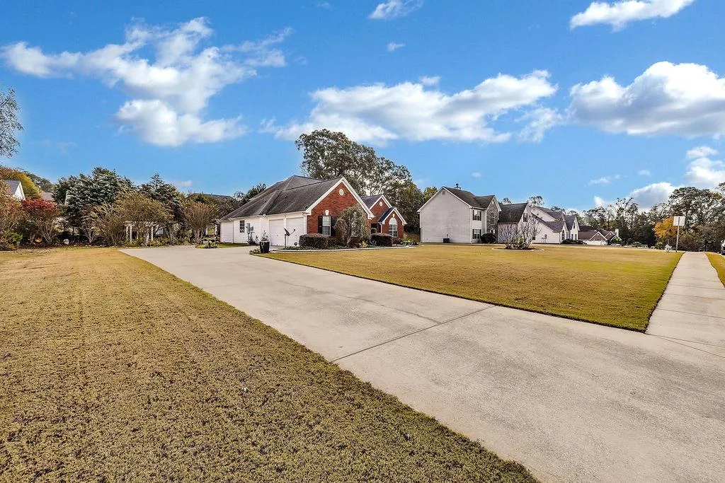 Hampton, Georgia 30228, United States, 4 Bedrooms Bedrooms, ,3 BathroomsBathrooms,Residential,Active,242535