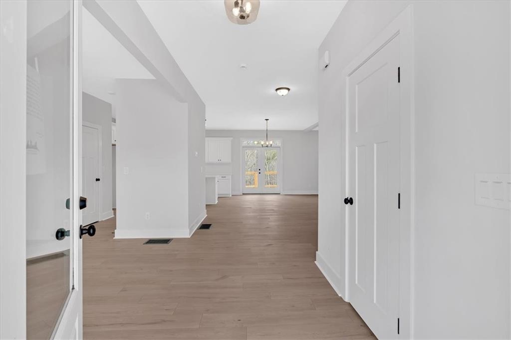 28 Creekview Drive SE
