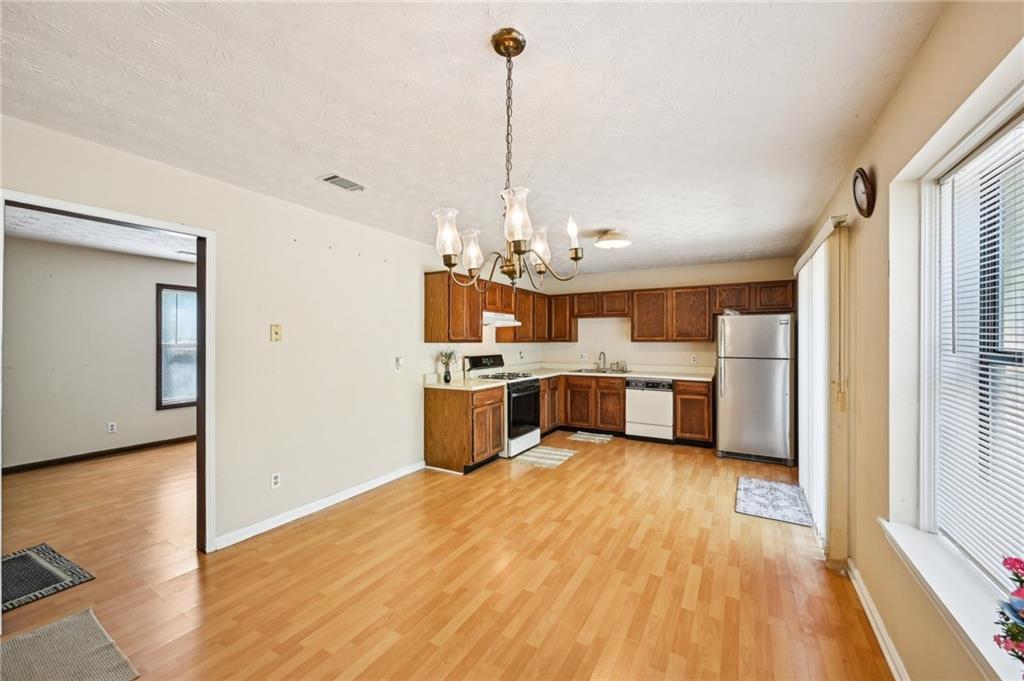 4039 Valley Brook Road, Snellville, Georgia image 7
