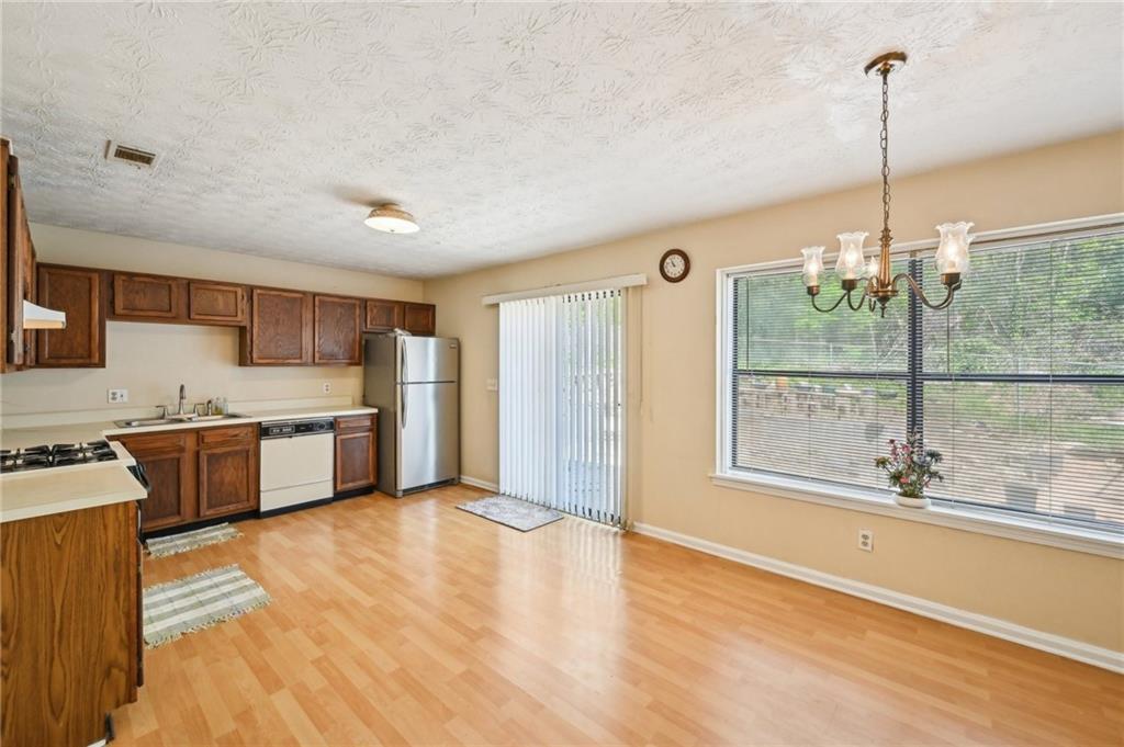 4039 Valley Brook Road, Snellville, Georgia image 6