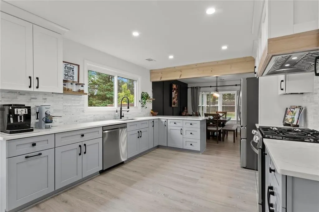 Cumming, Georgia 30041, United States, 3 Bedrooms Bedrooms, ,2 BathroomsBathrooms,Residential,Coming Soon,231951