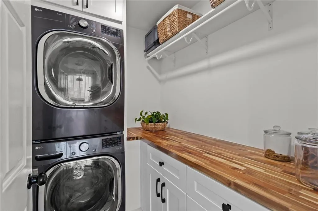 Cumming, Georgia 30041, United States, 3 Bedrooms Bedrooms, ,2 BathroomsBathrooms,Residential,Coming Soon,231951