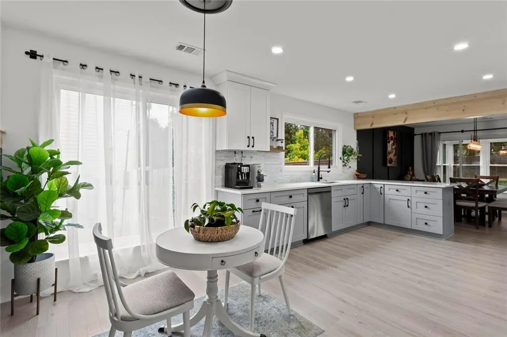 Cumming, Georgia 30041, United States, 3 Bedrooms Bedrooms, ,2 BathroomsBathrooms,Residential,Coming Soon,231951