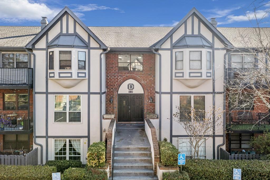 6851 Roswell Road D14