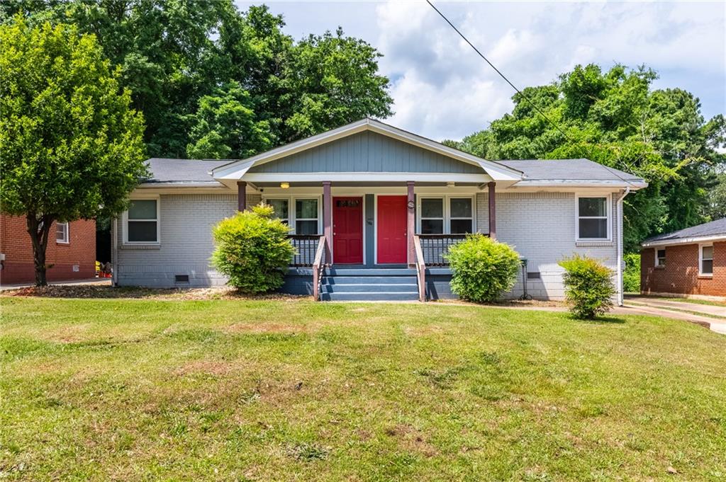 Welcome to this 2 bedroom / 1 bathroom duplex in the heart of East Lake. This house has stainless steel appliances, new floors, remodeled Kitchen and bathroom! 5 min walk to Buena Vista Lake/East Lake Terrace, great for walking! Shopping & restaurants in nearby Kirkwood or DownTown Decatur.