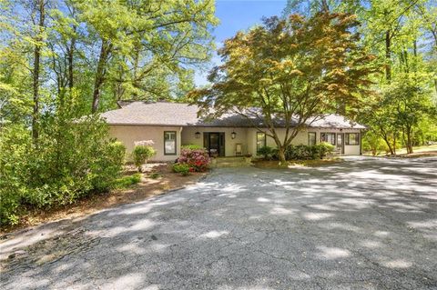 Homes For Sale - 3968 Oak Harbour Drive<br/> Hall County, Gainesville, GA 30506