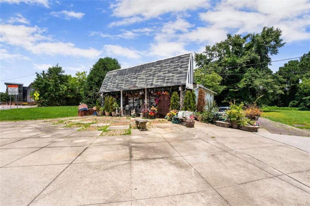 4973 W Broad Street W