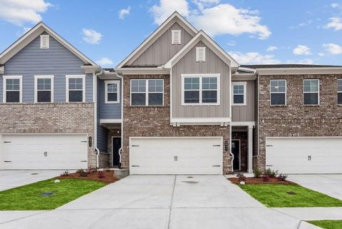 Townhouse For Rent - 352 Stately Oaks Court #CARLISLE<br/> Hoschton, GA 30548