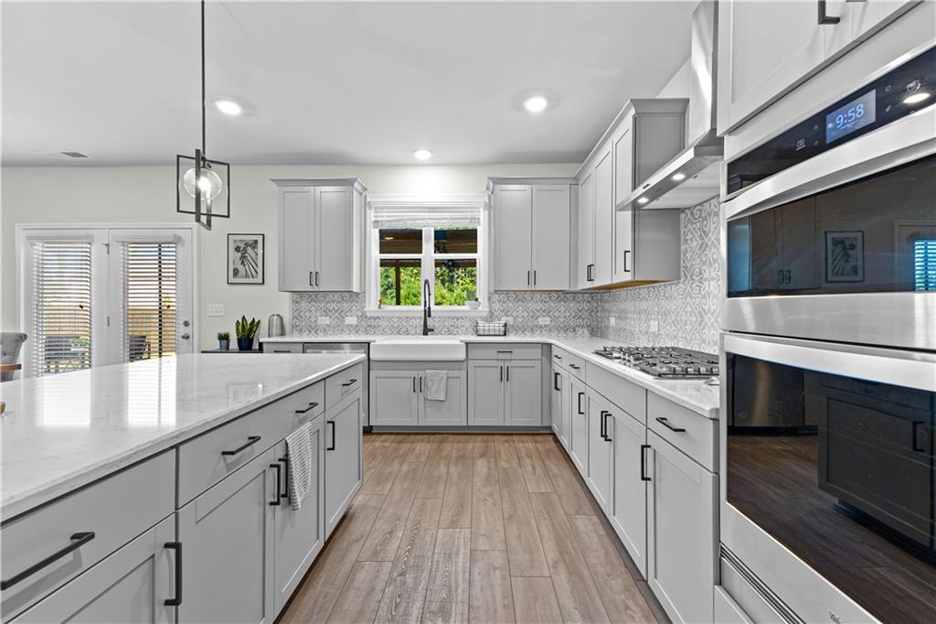 416 Kinross Lane