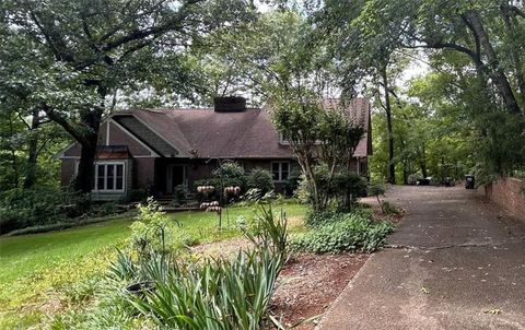 Homes For Sale - 3177 Aycliff Court<br/> Snellville, GA 30039