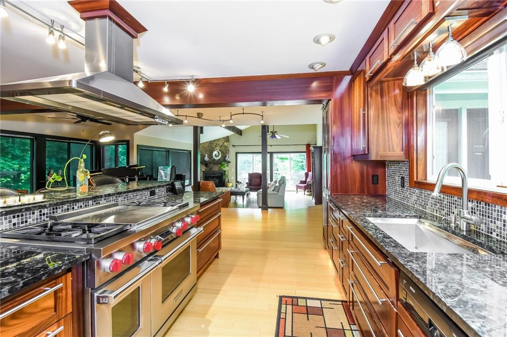 3985 Loch Highland Pass, Roswell, Georgia image 10