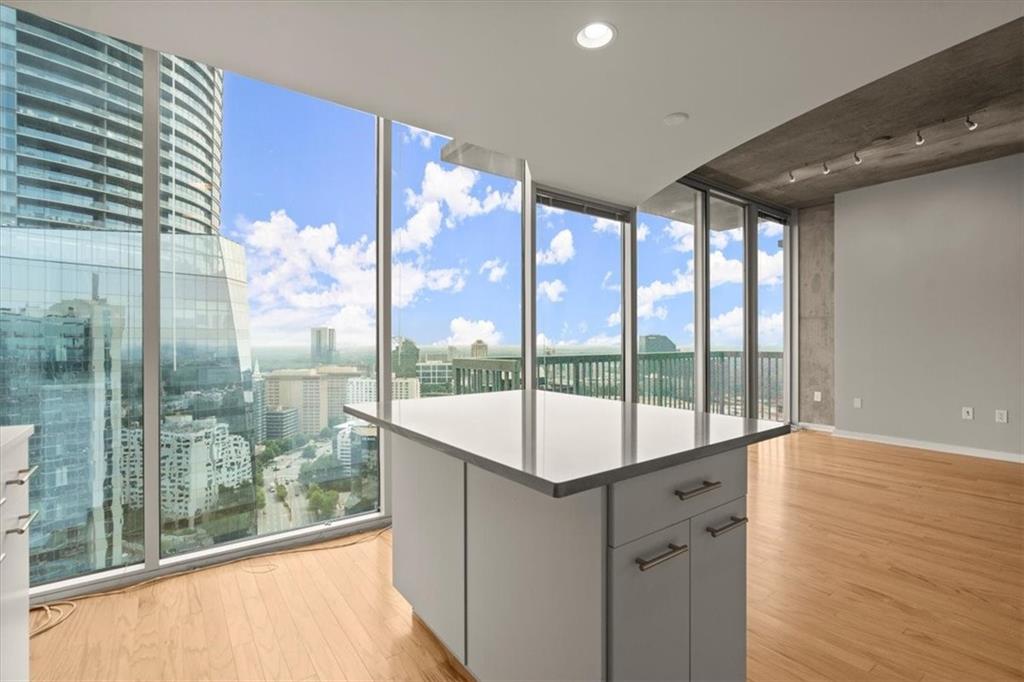 3324 Peachtree Road NE 2907