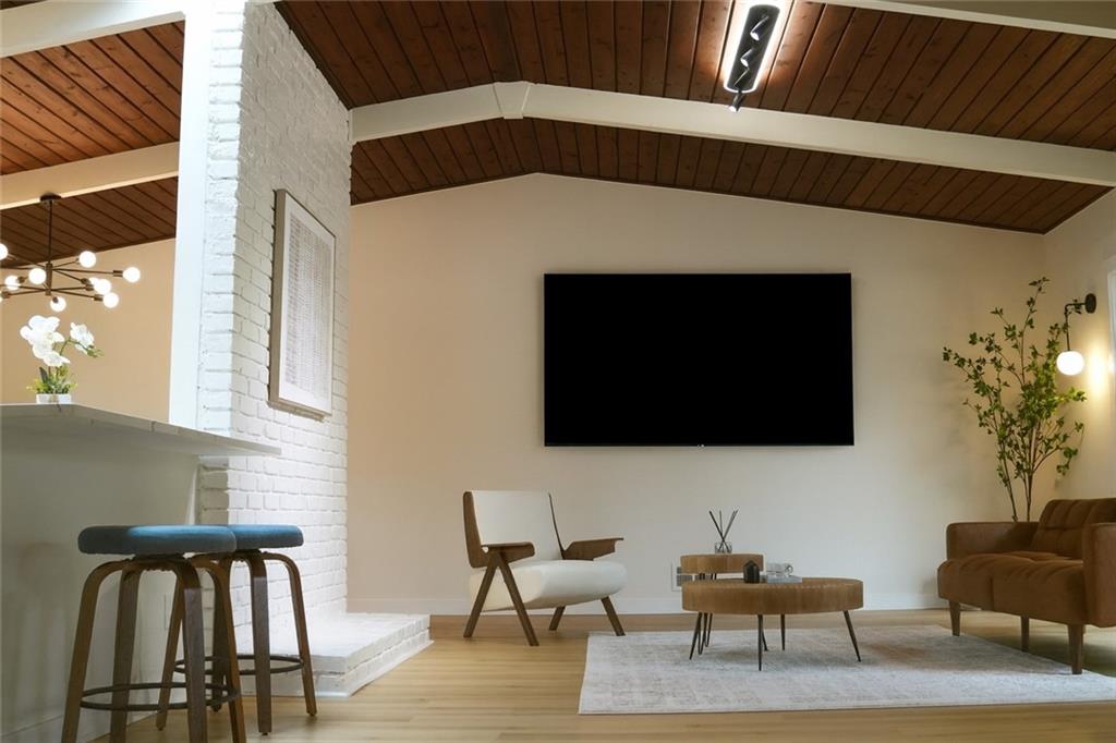 3333 Thornewood Drive