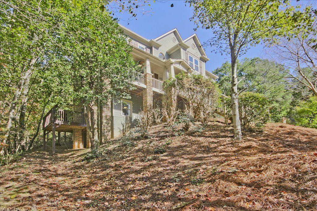 107 DUPONT Court