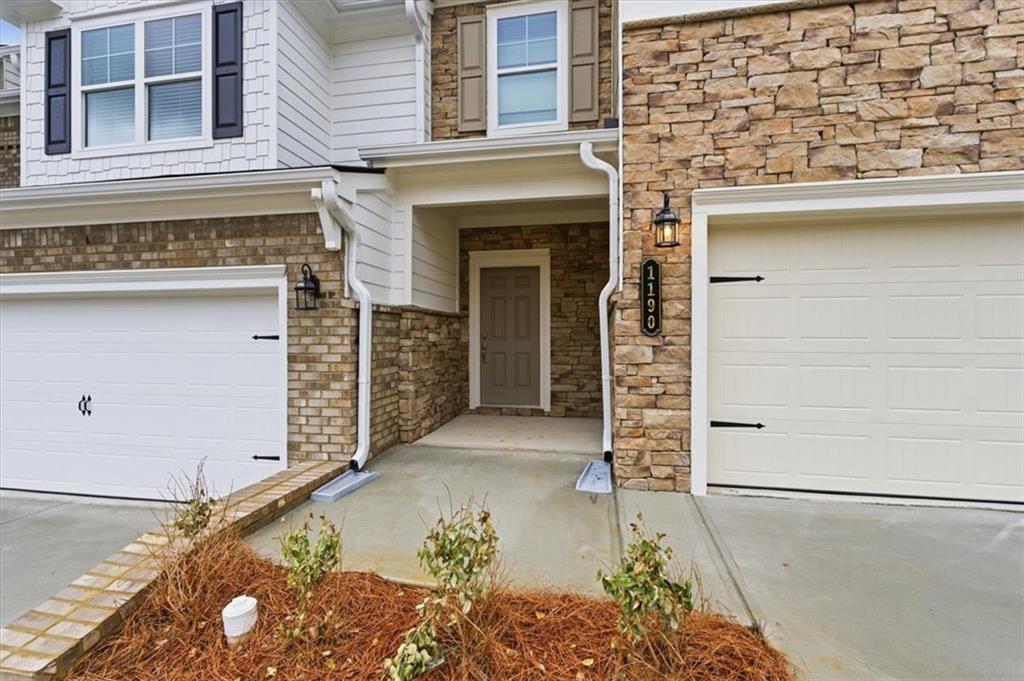 1190 PARK CENTER Circle