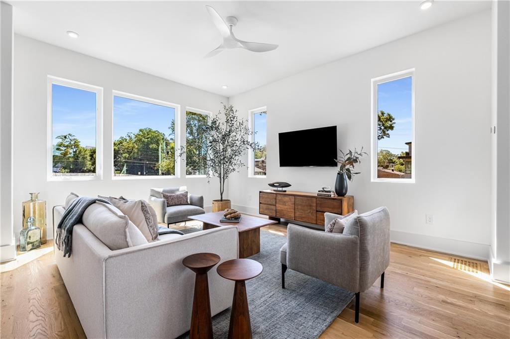 404 Linden Avenue NE 24